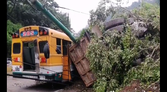 Reportan grave accidente de tránsito y fuerte tráfico en Autopista Los Chorros | FOTO