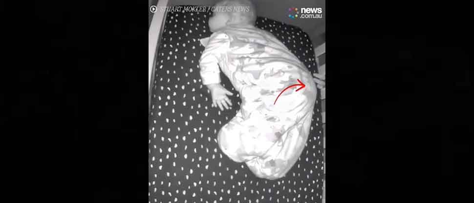 VIDEO: Cámaras captan a supuesto fantasma intentando tocar a una bebé