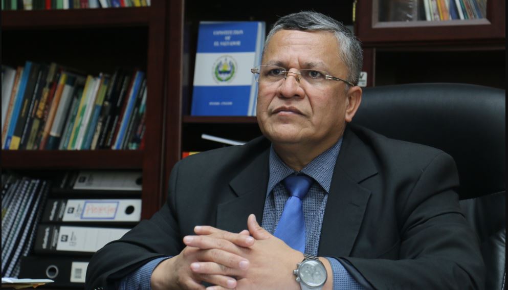 Rector de la UES sostiene que presidente Bukele «tiene el derecho a participar» en el proceso electoral 2024