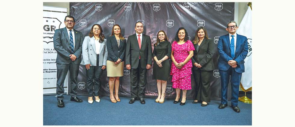 Fiscalía firma convenio con cuatro universidad del país