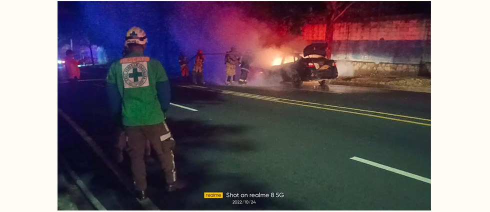 Vehículo se incendia cuando circulaba a la altura del INFRAMEN