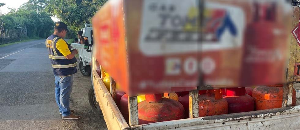 Sanción para vehículo de carga que no tenía permisos para transportar materiales peligrosos