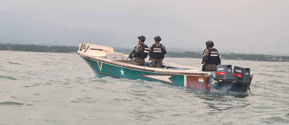Trabajan en la búsqueda de dos excursionistas que desaparecieron cuando intentaban cruzar la bocana El Zapote