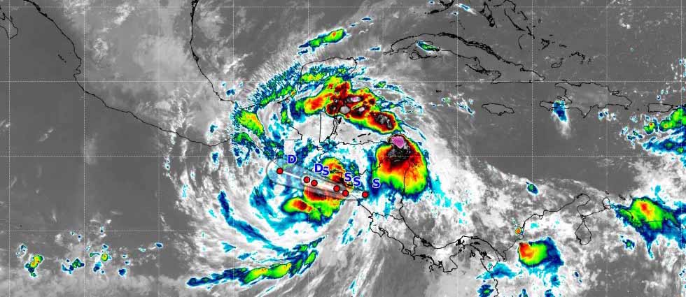 Depresión tropical Julia provoca lluvias en el «100 % del territorio nacional»