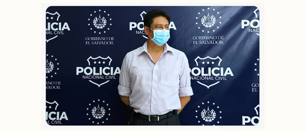 Arrestan a médico tras arrollar a un gato