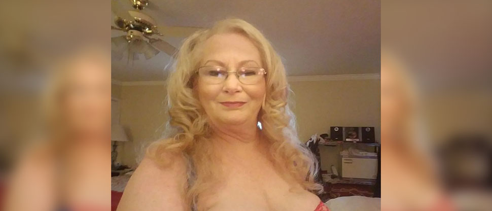 Abuelita de 70 años obtiene jugosas ganancias en OnlyFans