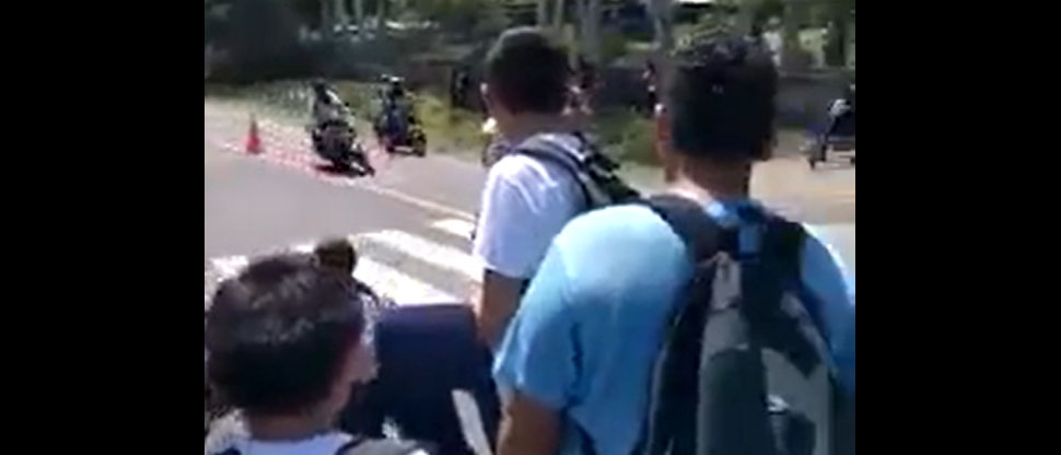 Estudiantes de escuela en Santa Rosa de Lima sufren accidente en moto y lesionan a 2 maestras