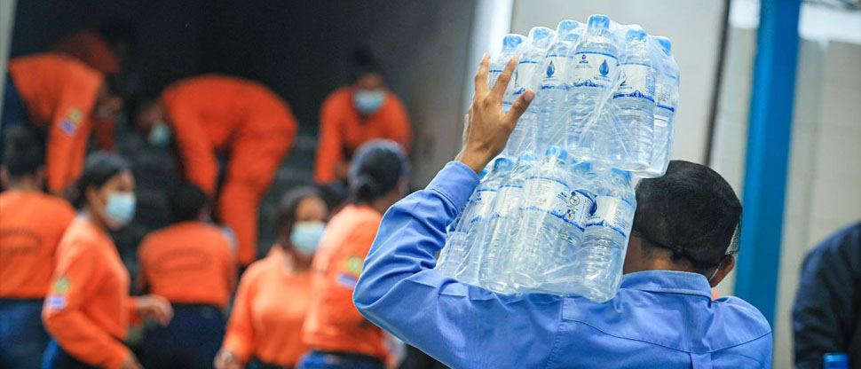 ANDA distribuye 23 mil botellas de agua potable en los albergues habilitados por Protección Civil