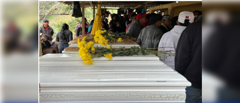 Encuentran sin vida a familia, incluidos 3 niños, que buscaba refugiarse de la depresión Julia en Guatemala