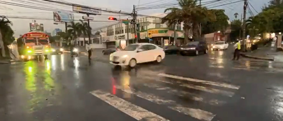 Habilitan la circulación en la intersección de la 79 avenida norte y el Paseo General Escalón