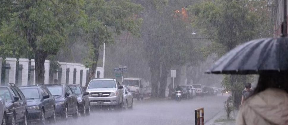 Lluvias acompañadas de ráfagas de viento y actividad eléctrica se esperan para las próximas horas