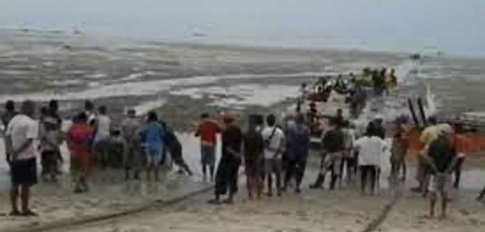 Mar desaparece en cuestión de minutos en Indonesia