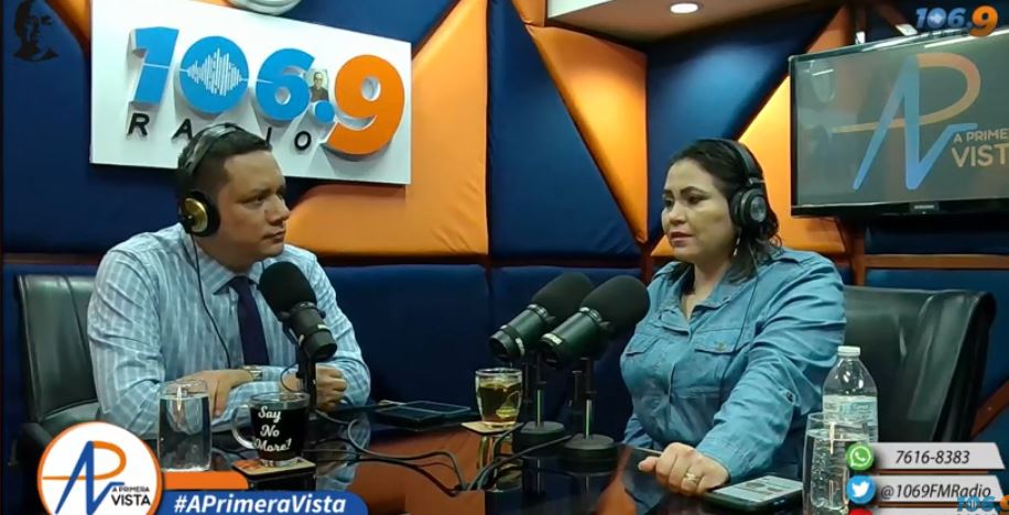 Abogada opositora afirma que El Salvador es «un país de ignorantes»