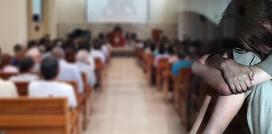 Hombre fue a un culto religioso pero en lugar de buscar de Dios, abusó de una niña