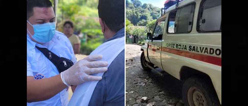 Socorristas auxilian a personas lesionadas que se accidentaron en un pick up en Sensuntepeque