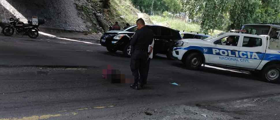 Anciana es atropellada cuando caminaba en carretera de Oro, sector del puente Ticsa, Ilopango