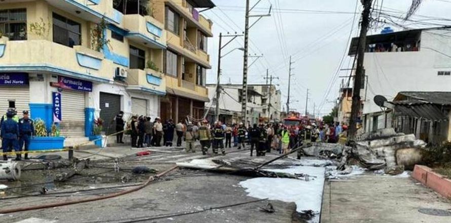 Avioneta se desploma en zona residencial y provoca varias pérdidas humanas en Ecuador