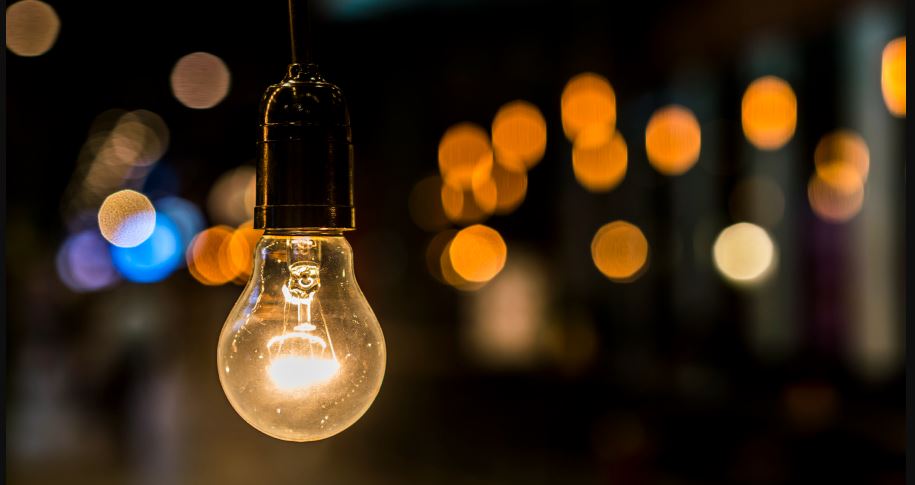 Británicos enfrentan apagones diarios de hasta tres horas