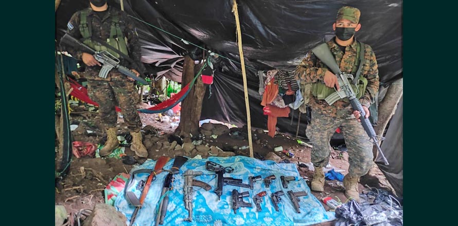 Desmantelan campamento que maras tenían en Cerro Volcancillo, San Miguel