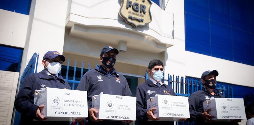 Presentan avisos por evasión de 500 mil dólares