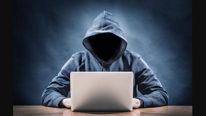 Ordenan prisión preventiva contra tres sujetos por fraude informático contra banco y usuaria