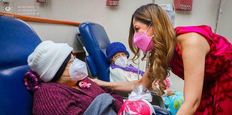 ISSS conmemora Día Internacional de la lucha contra el cáncer de mama