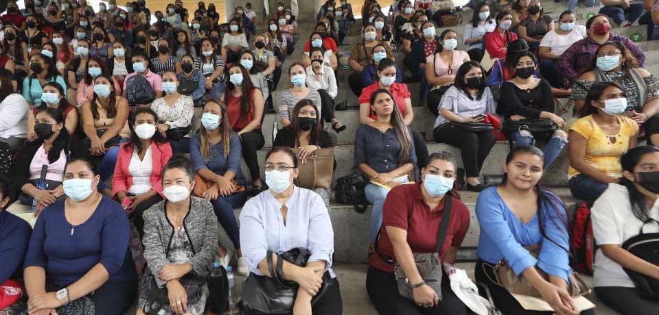 Más de 300 madres solteras firmarán contratos laborales este martes