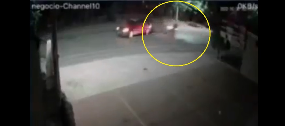 Cámaras captan el momento exacto de un fuerte accidente en carretera Ruta Militar | VIDEO