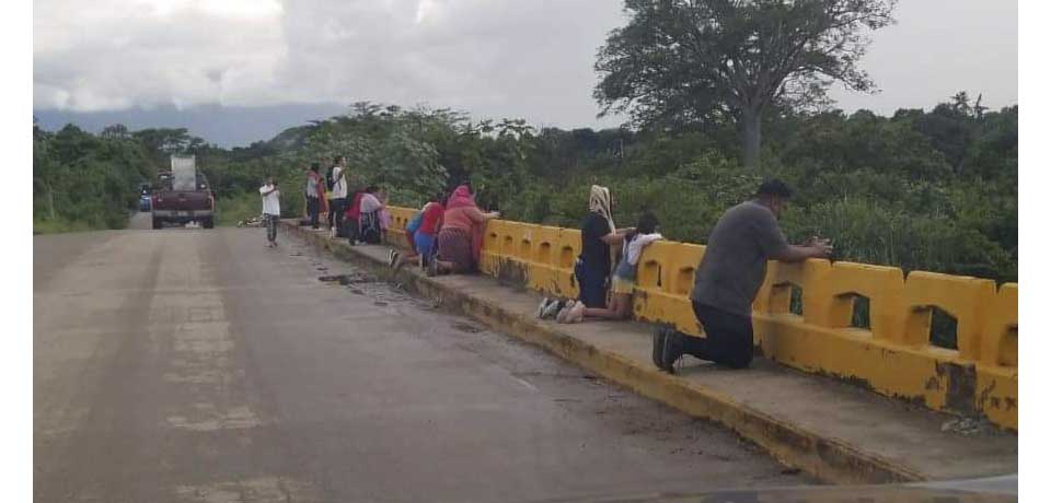 Catrachos piden de rodillas que la tormenta tropical Julia no toque suelo hondureño