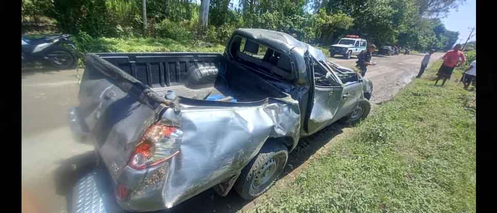 Conductor pierde el control y se accidenta en carretera a playa Los Pinos, La Libertad