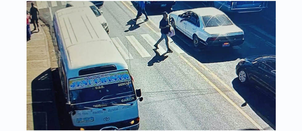 Policías intervienen a conductores sospechosos para evitar el traslado de ilícitos