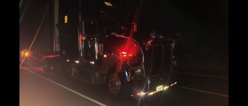 Motociclista pierde la vida tras estrellarse contra rastra de placas guatemaltecas en San Diego