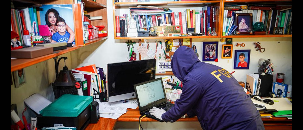 Registran computadoras y telefonos en casa de exdiputada Yanci Urbina para esclarecer su muerte