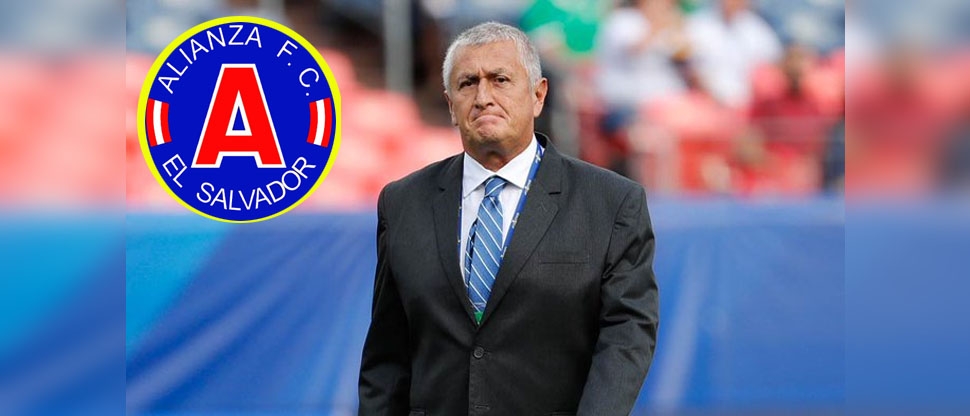 Nuevo técnico de Alianza está «feliz» por volver a trabajar en El Salvador