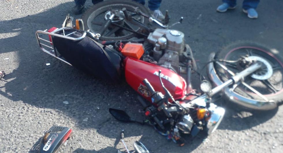 Niño de 14 años que conducía una motocicleta es atropellado en Santa Ana