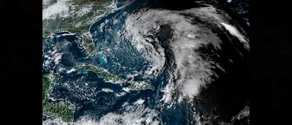 Emiten advertencia de huracán para la costa de Florida, tras fortalecimiento de Tormenta Tropical Nicole