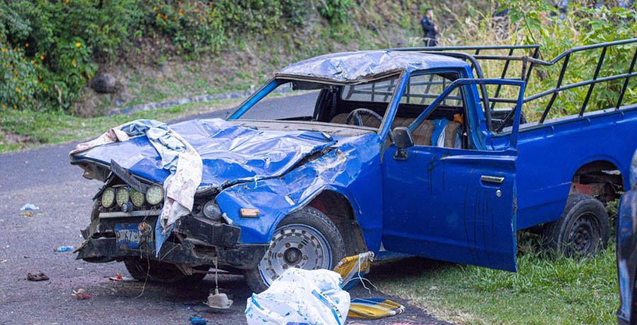 Dos fallecidos y 9 lesionados tras accidente en carretera a Chiltiupán, La Libertad