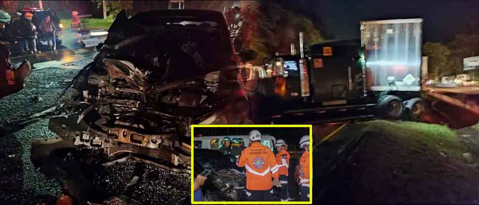 Al menos seis vehículos se vieron involucrados en aparatoso accidente, entre ellos, una rastra