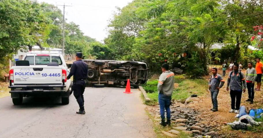 Seis lesionados deja accidente de tránsito en carretera a Suchitoto