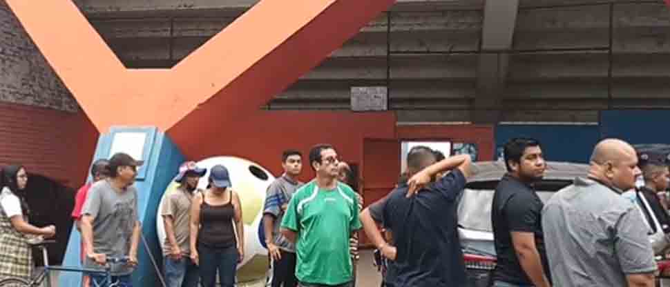 VIDEO: Aficionados de FAS hacen larga fila para comprar su entrada para la final