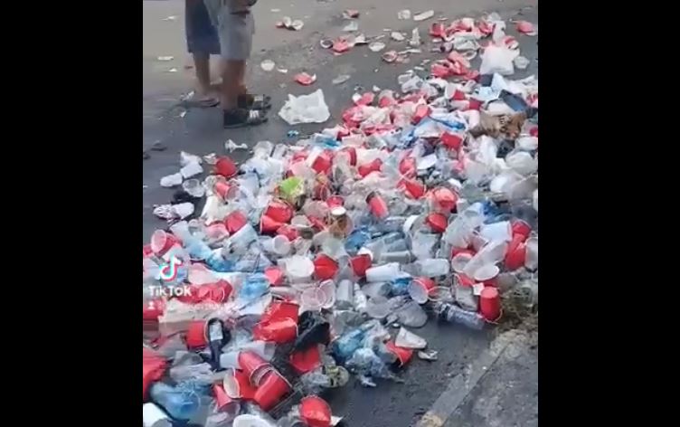Así dejaron las calles de Usulután los asistentes al Carnaval | VIDEO