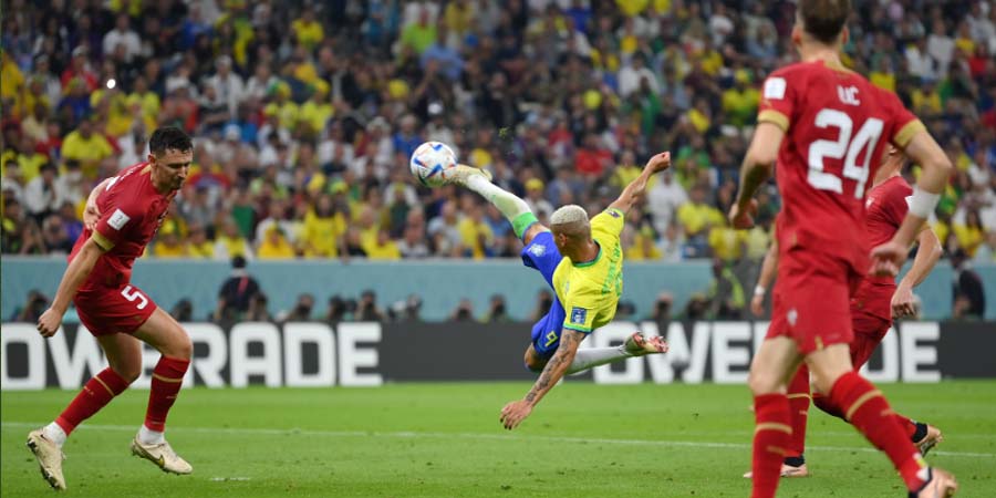 Richarlison le da la victoria a Brasil y presenta candidatura al gol del Mundial