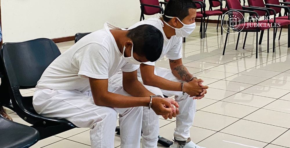 Pandilleros extorsionistas se ablandan ante el juez y confiesan haber exigido $1,500 a un comerciante