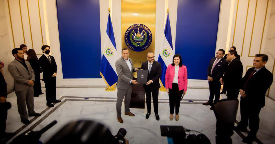 Gobierno presenta iniciativa para exonerar de cobro de la renta a aguinaldos con un máximo de $1,500