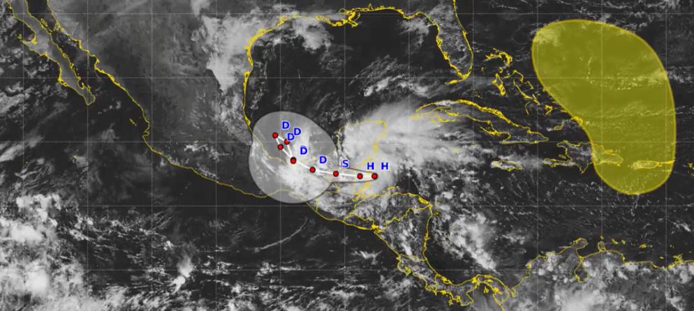 Huracán Lisa toca tierra firme en Belice