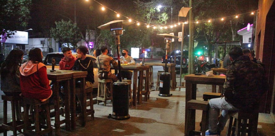 Ordenan detención para sujeto que hurtó un celular al interior de un bar en la colonia San Benito