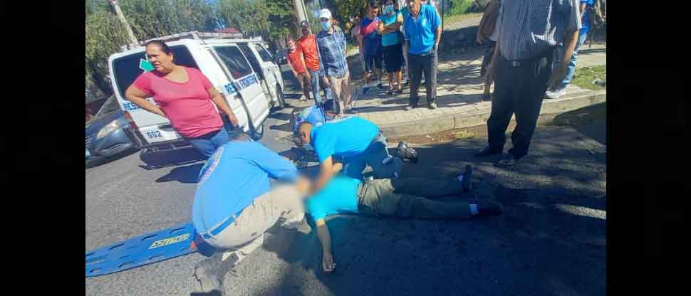 Pasajero resulta lesionado al caer de un autobús en movimiento en Santa Ana