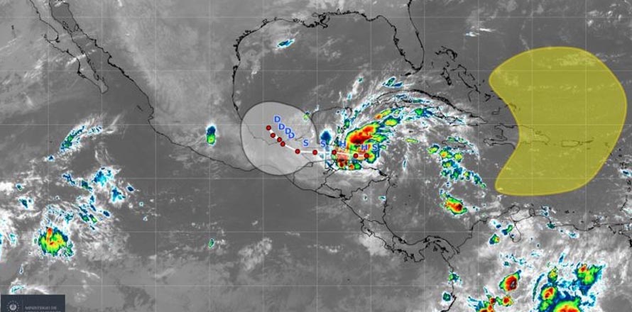 Lisa toma fuerzas en su ruta hacia Centroamérica y sube a categoría de huracán