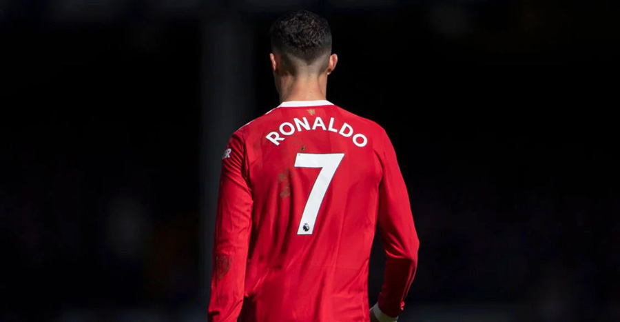 Manchester United anuncia que Cristiano Ronaldo deja el club por mutuo acuerdo