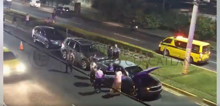 Cámaras captan cómo ocurre múltiple accidente en bulevar de Los Próceres | VIDEO